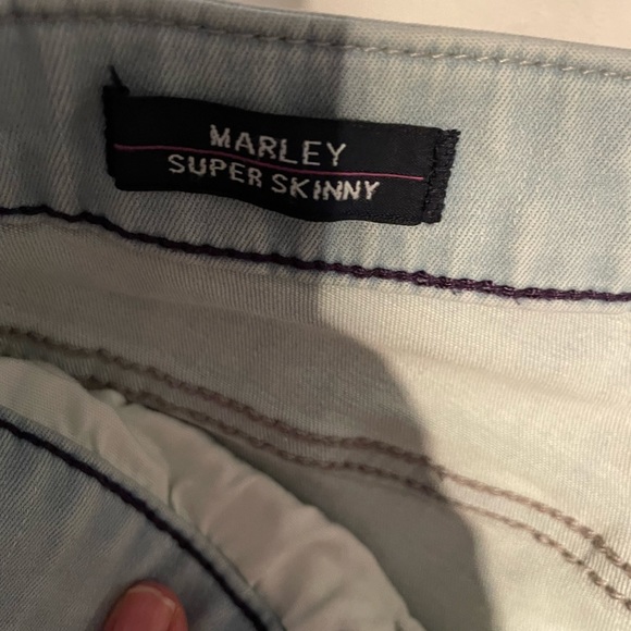 Ladies NWOT Vigoss jeans - Picture 3 of 7